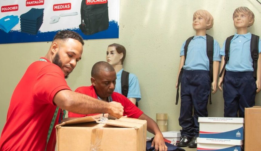 INABIE empieza a recibir miles de artículos para armar kits escolares de cara a nuevo año escolar 2025-26
