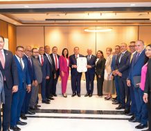 El doctor Mario Lama es designado asesor honorífico en materia de salud del Senado de la República