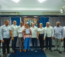 Ministro Paliza entrega 317 títulos de propiedad en San Pedro de Macorís