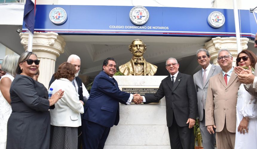 Notarios están llamados a fortalecer la confianza social, afirma Jhon Richard Paniagua