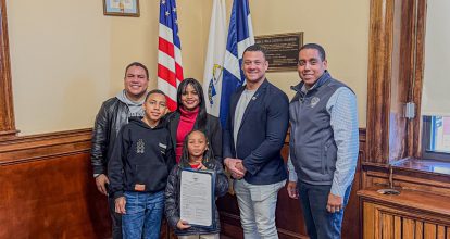 Millizen Uribe recibe doble reconocimiento en Lawrence por su defensa de la diáspora dominicana