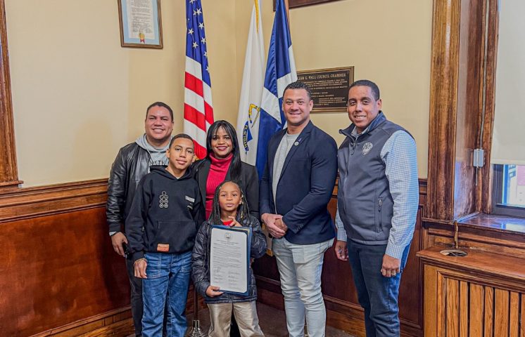 Millizen Uribe recibe doble reconocimiento en Lawrence por su defensa de la diáspora dominicana