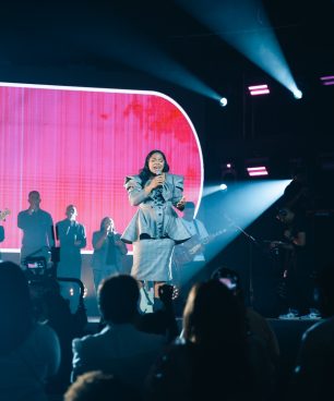Chanel Novas graba en vivo su nuevo álbum Lázaro en un poderoso concierto en el Auditorio de Sambil