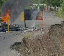 Comunidad El Aguacate paraliza labores por derrumbes; exigen intervención urgente