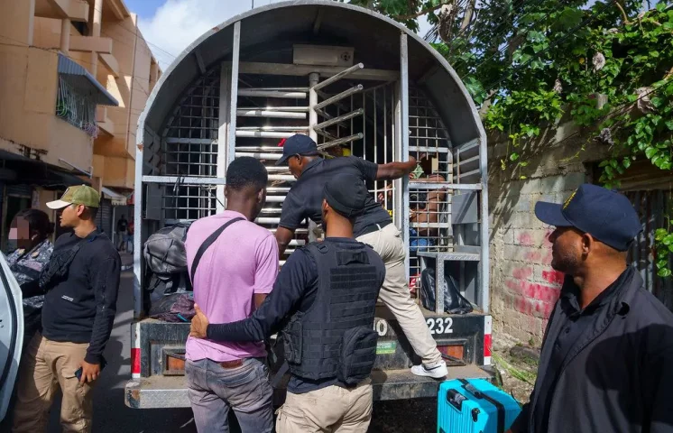 Migración apresó 1,738 haitianos y deportó más de mil en 24 horas 