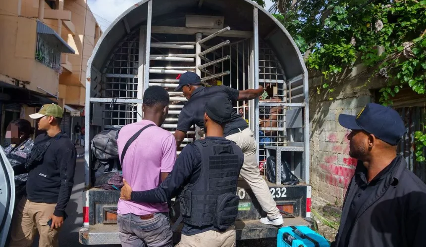 Migración apresó 1,738 haitianos y deportó más de mil en 24 horas 