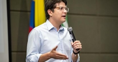El senador Uribe Turbay sigue en «máxima gravedad y con pronóstico reservado», según los médicos