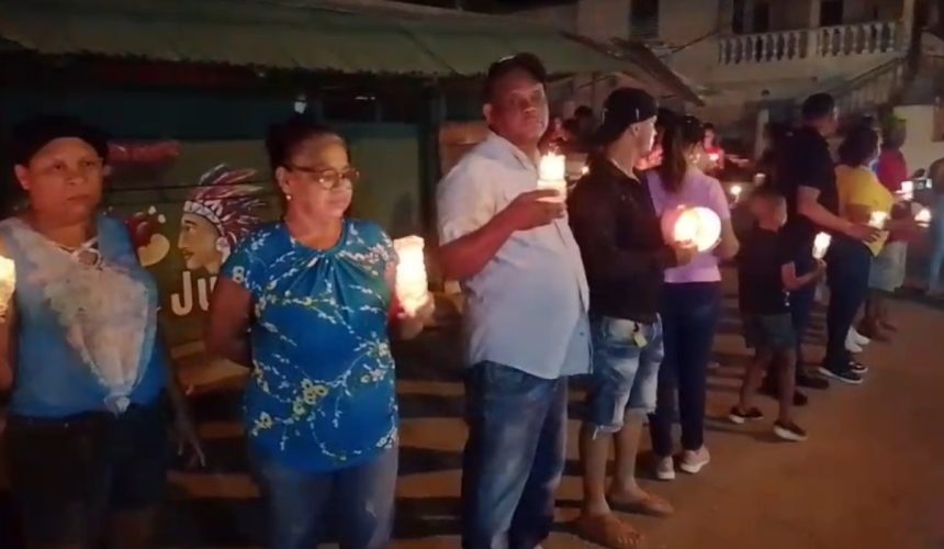 Comunitarios protestan por arreglo urgente de carretera en Matanzas, Santiago 