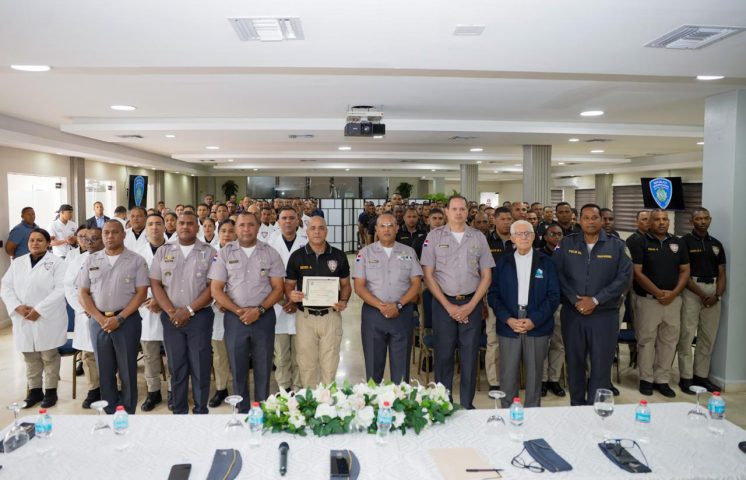 Policía Nacional gradúa 58 nuevos técnicos en Criminalística y Procesamiento de la Escena
