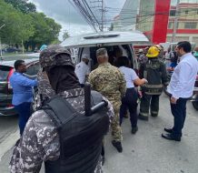 Rescatan a nueve personas tras quedar atrapadas en ascensor de plaza en Higüey