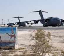 EE.UU. retira aviones militares de base en Qatar por temor a ataques de Irán