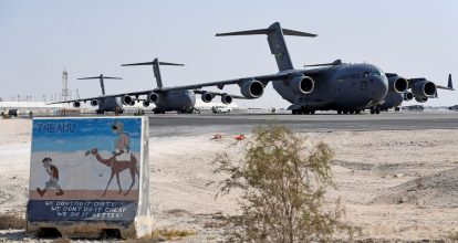 EE.UU. retira aviones militares de base en Qatar por temor a ataques de Irán