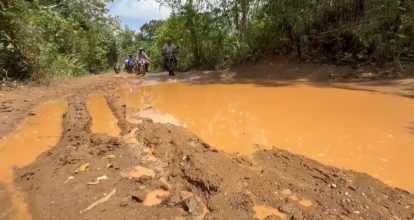 Residentes de Pulgarín y El Guanito en Bayaguana claman por infraestructuras básicas
