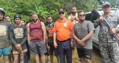 Defensa Civil trabaja en rescate de 12 jóvenes atrapados por lluvias en Presa Sabaneta