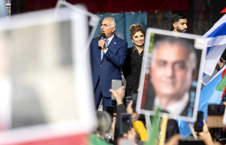 El hijo del sah de Irán se propone para liderar una transición pacífica y democrática