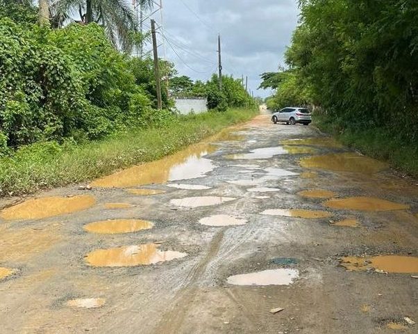 Residentes de La Pista en Sabana Grande de Boyá exigen arreglo de sus calles
