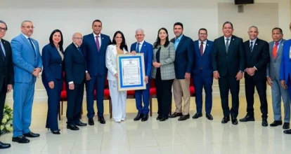 Senado reconoce Celinés Toribio por sus 30 años de trayectoria