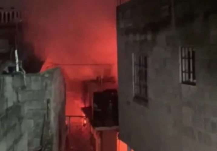 Explosión de tanque de gas reduce a escombros vivienda en Cristo Rey