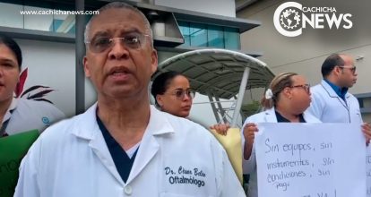 Oftalmólogos de hospitales públicos de Santiago paralizan labores por falta de pago 
