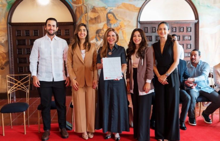 Carolina Mejía recibe a jóvenes empresarios de ANJE; comparte visión del Plan Integrado