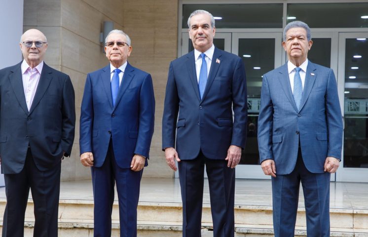 Presidente Abinader abierto a debatir con la oposición sobre su gestión