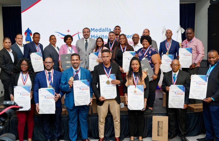 Premio al compromiso: INEFI reconoce a docentes que transforman vidas a través del deporte