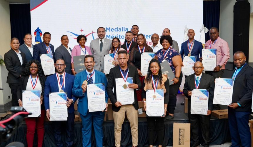 Premio al compromiso: INEFI reconoce a docentes que transforman vidas a través del deporte