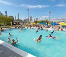 Instalan mas de 60 piscinas públicas en Nueva York este viernes para temporada de verano 2025