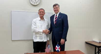Canciller Roberto Álvarez se reúne con subsecretario de Estado de EE.UU., Christopher Landau