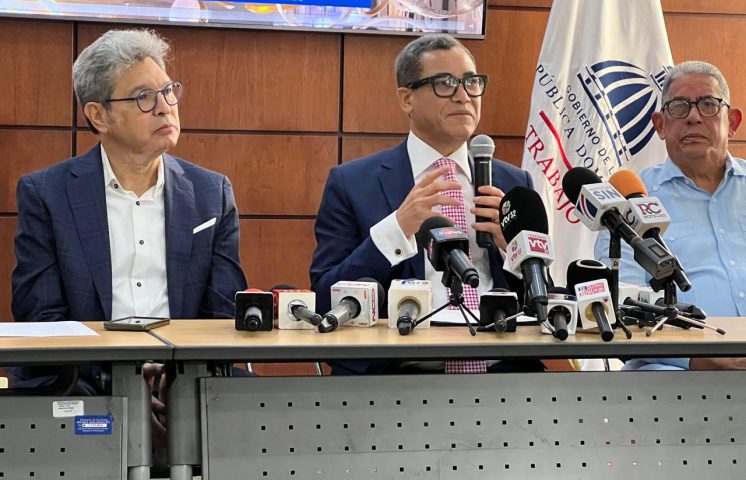 Intervienen 13 tiendas en la Duarte por inseguridad y violaciones a derechos laborales