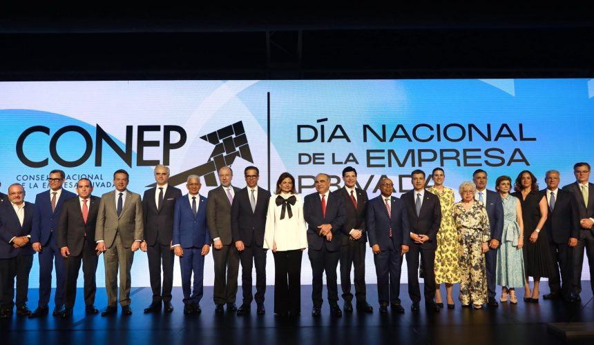 Raquel Peña celebra junto al CONEP 62 años de aporte al desarrollo nacional