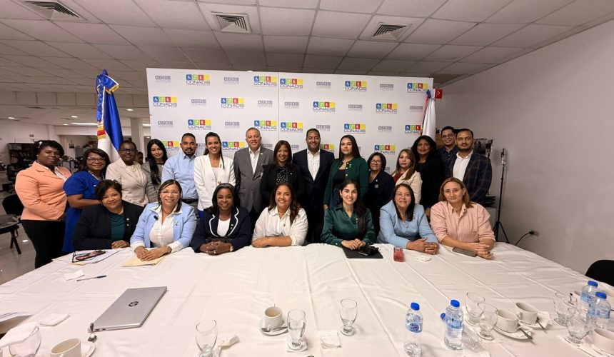 Mesa de inclusión y de discapacidad de la Cámara de Diputados reconoce labor de Conadis y Supérate en favor de niñez con discapacidad