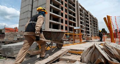 Aumentan costos para construir y el MIVED aplica nuevas tasas por licencias e inspecciones