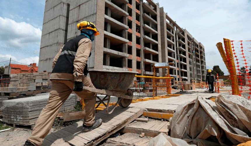 Aumentan costos para construir y el MIVED aplica nuevas tasas por licencias e inspecciones