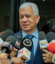 Ricardo de los Santos arremete contra Antonio Taveras por críticas al Código Penal
