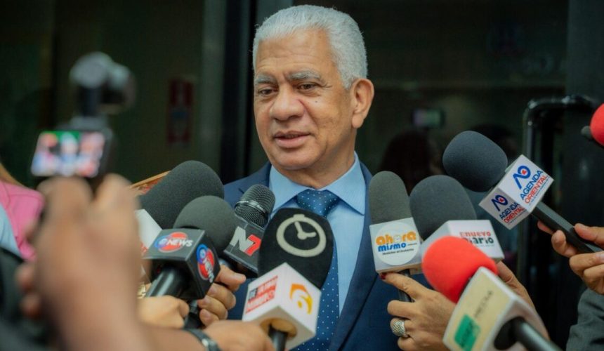 Ricardo de los Santos deposita resolución que llama al diálogo en conflicto Irán–Israel