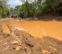 Residentes de Pulgarín y El Guanito en Bayaguana claman por infraestructuras
