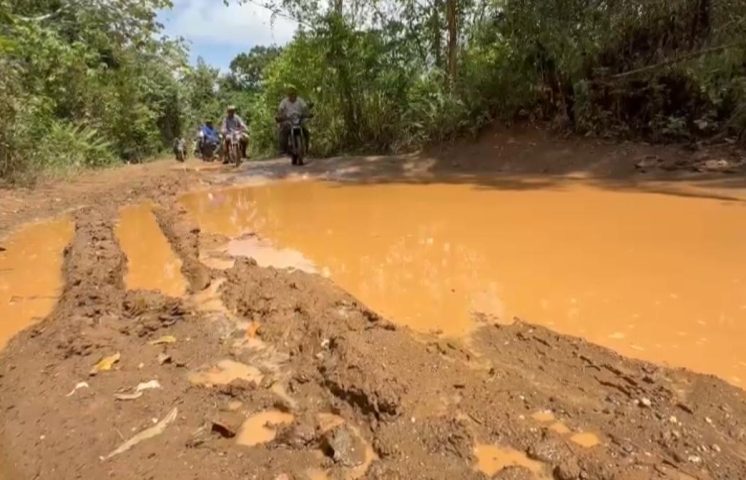 Residentes de Pulgarín y El Guanito en Bayaguana claman por infraestructuras