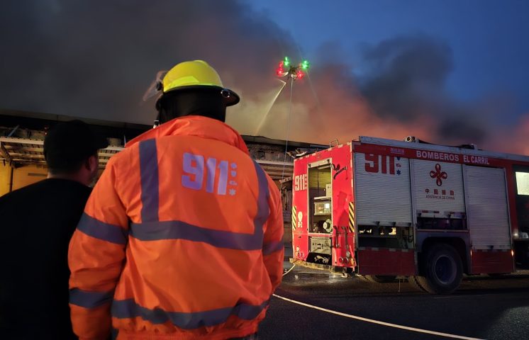 Sistema 911 coordina respuesta a incendio en instalaciones del MERCA Santo Domingo