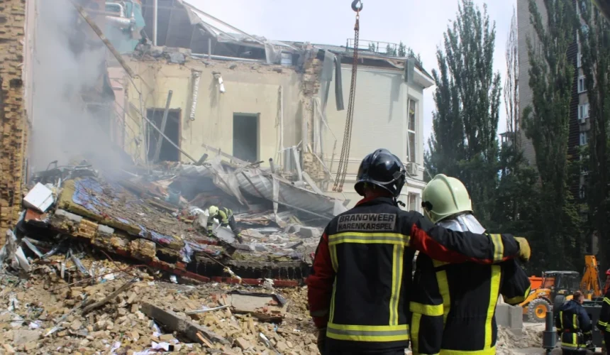 Ataque masivo ruso a Ucrania deja tres muertos y más de 40 heridos