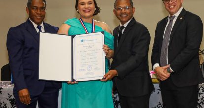 Hospital Materno Dra. Evangelina Rodríguez gradúa 21 especialistas materno-infantil