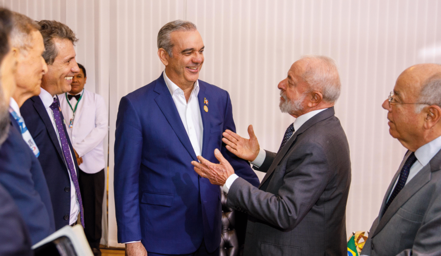 Abinader y Lula da Silva sostienen diálogo bilateral centrado en cooperación entre RD-Brasil