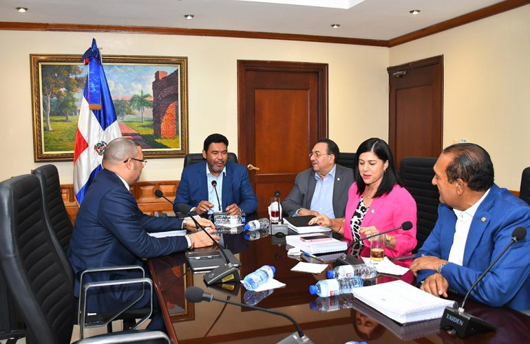 A comisión le falta discutir 140 artículos de la Reforma Laboral antes de elaborar informe final
