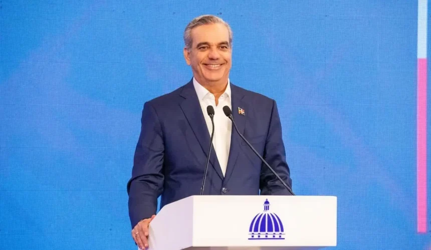 Abinader dice que su compromiso es velar por la 