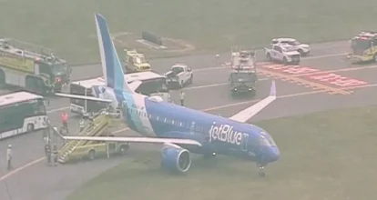 Un avión de JetBlue sale de la pista tras aterrizar en Boston