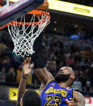 ¡Firme! Lebron James renueva contrato con los Lakers por 52,6 millones de dólares