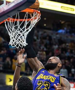 ¡Firme! Lebron James renueva contrato con los Lakers por 52,6 millones de dólares