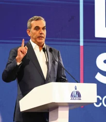 Presidente Abinader espera momento oportuno para llevar La Semanal a la 42 de Capotillo