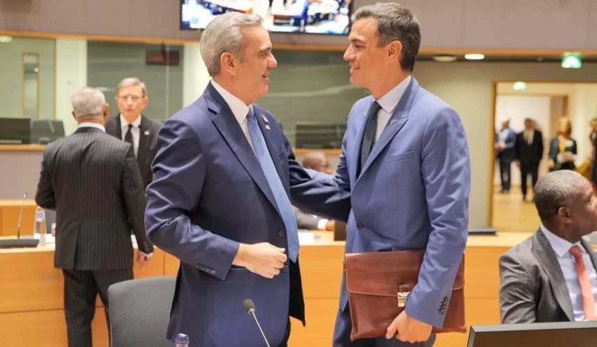 Abinader será reconocido en Suiza; también se reunirá con presidentes de Francia y Brasil