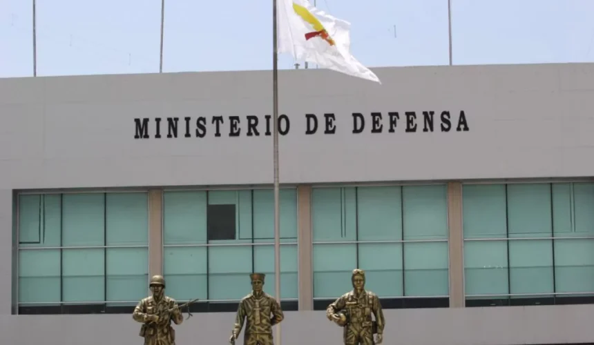 Ministerio de Defensa recibe arsenal decomisado en provincia Duarte